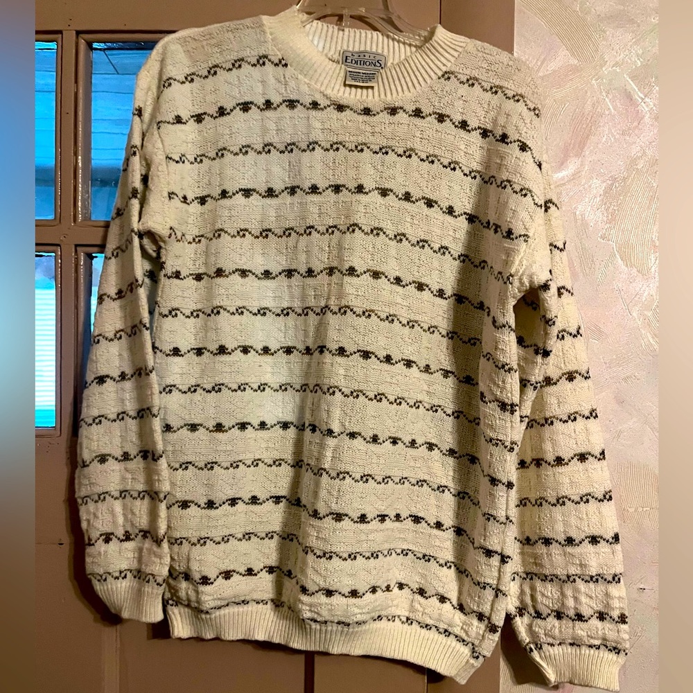 Men’s size medium’s sweater